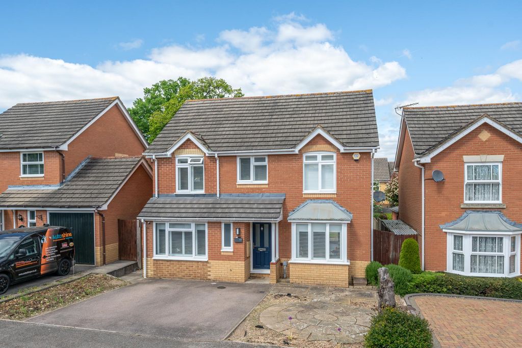 Property photo 1 of 18 49-Laureate-Way-4626