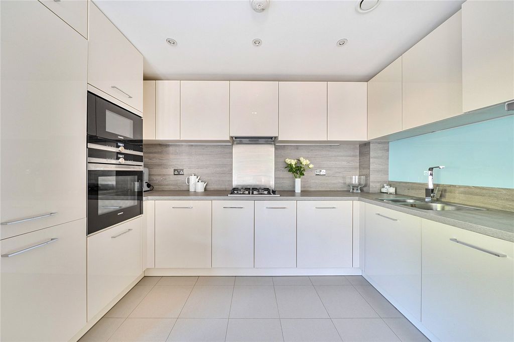 Property photo 2 of 16 Picture No. 03