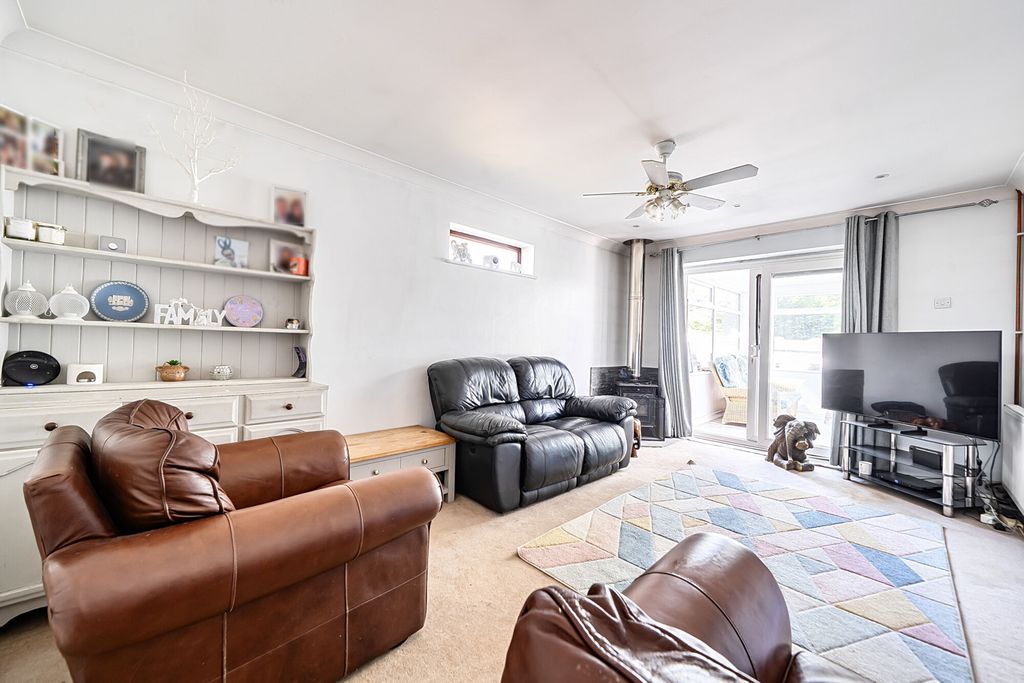 Property photo 2 of 20 1466949-19-6A156B...