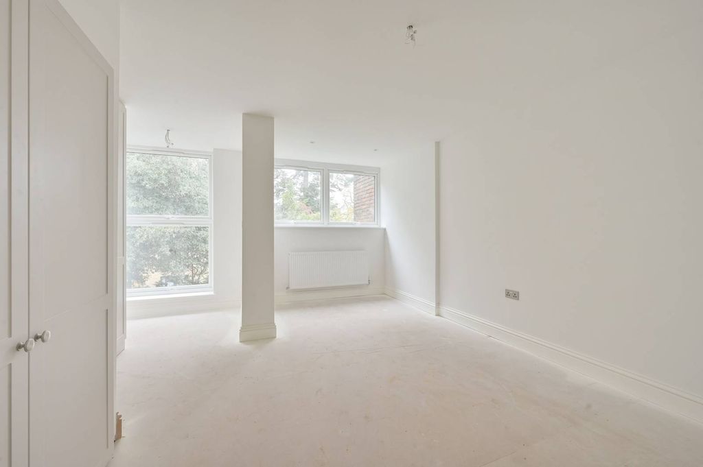 Property photo 3 of 3