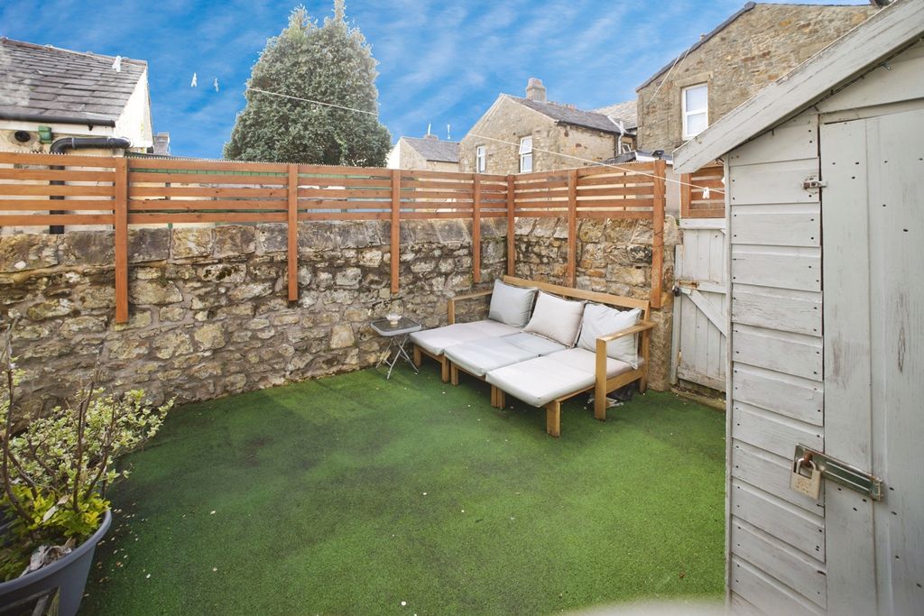 Property photo 3 of 17 Garden
