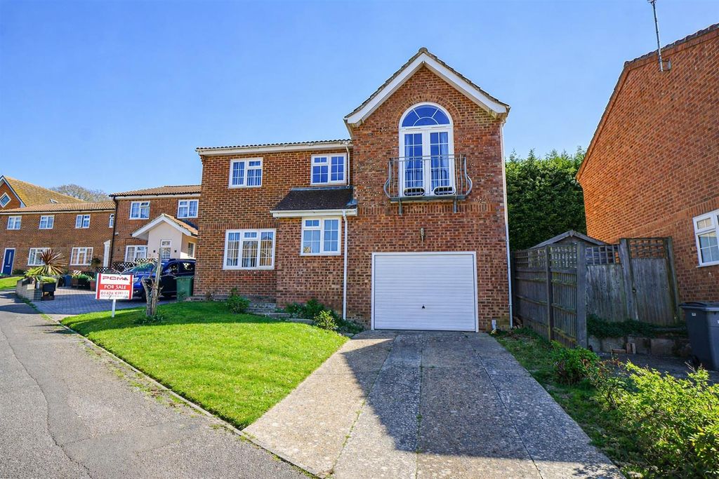 Property photo 1 of 27 7Bb95831-00A7-436F-Ad51-F8A5432c6284.Png