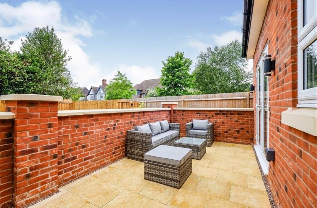 Property photo 2 of 8 Terrace