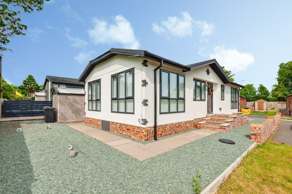 Property photo 1 of 20