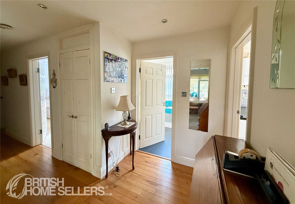 Additional image 6 of 2 bed flat for saleAldridge Road, Ferndown, Dorset BH22