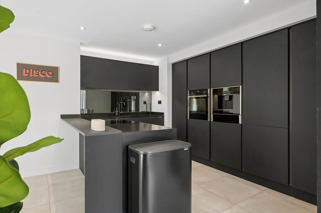 Property photo 2 of 40 Kitchen/ Diner