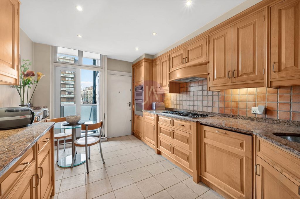 Property photo 3 of 15 Picture No. 12