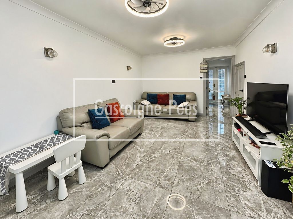 Property photo 2 of 14