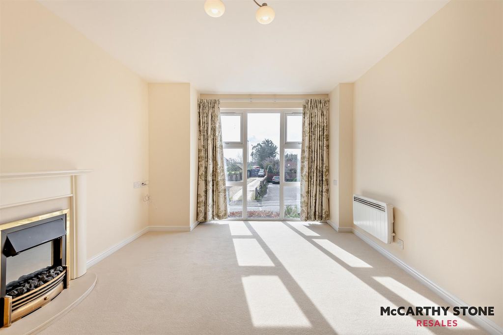 Property photo 3 of 26 8589580-Interior10-800.Jpg