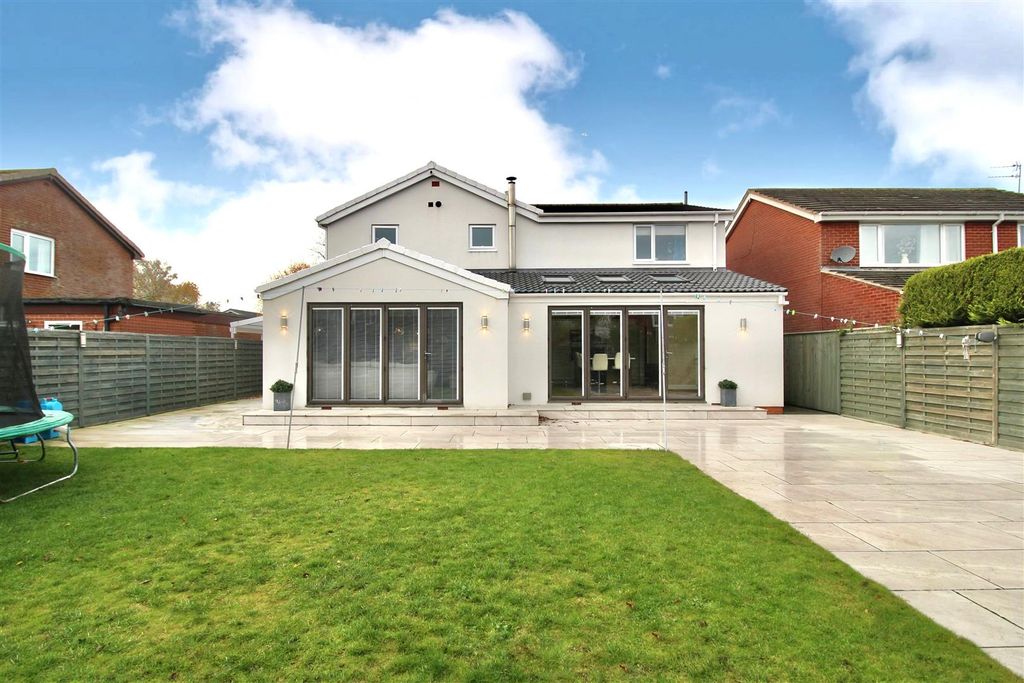 Property photo 3 of 26 External