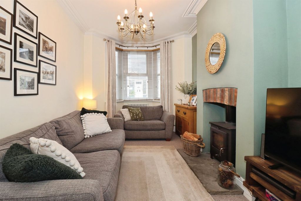 Property photo 2 of 18