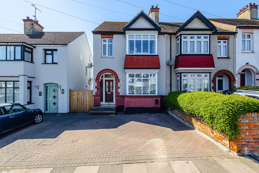 Property photo 1 of 28