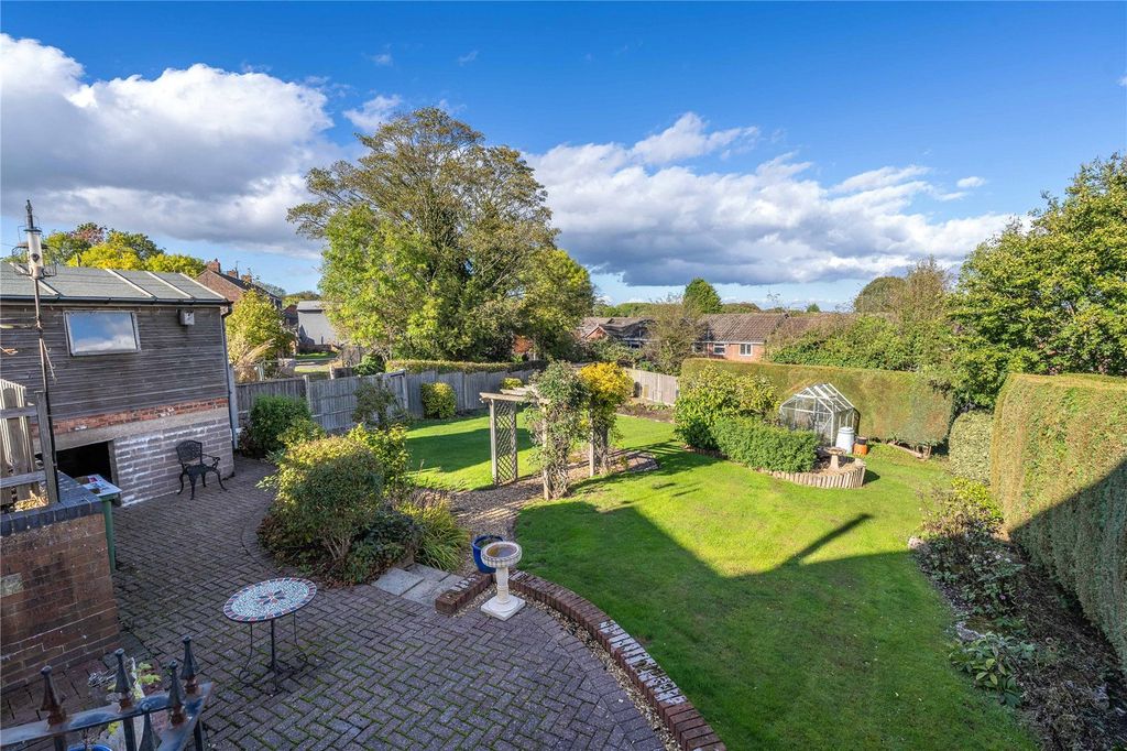 Property photo 2 of 41 Picture No. 24