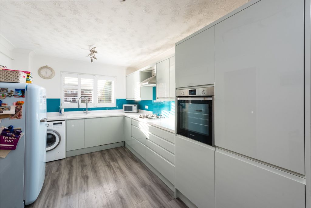 Property photo 3 of 12 4530362