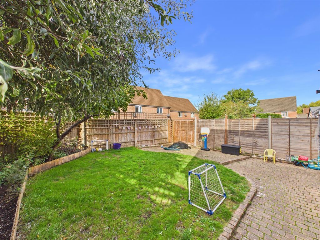 Property photo 2 of 14 Cam03851G0-Pr0054-Still016.Jpg