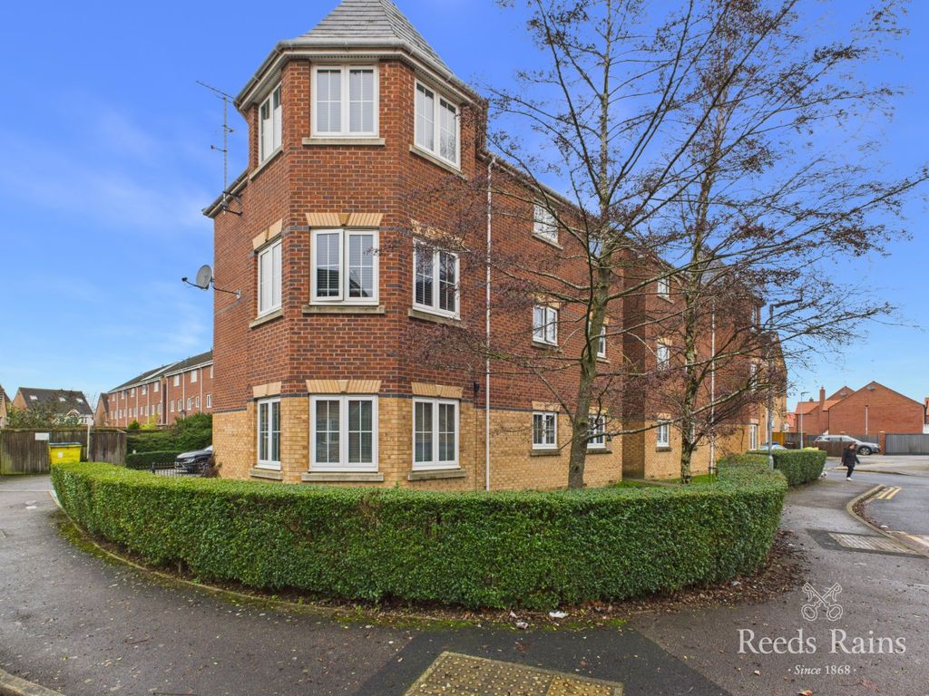 Property photo 1 of 21 Outside