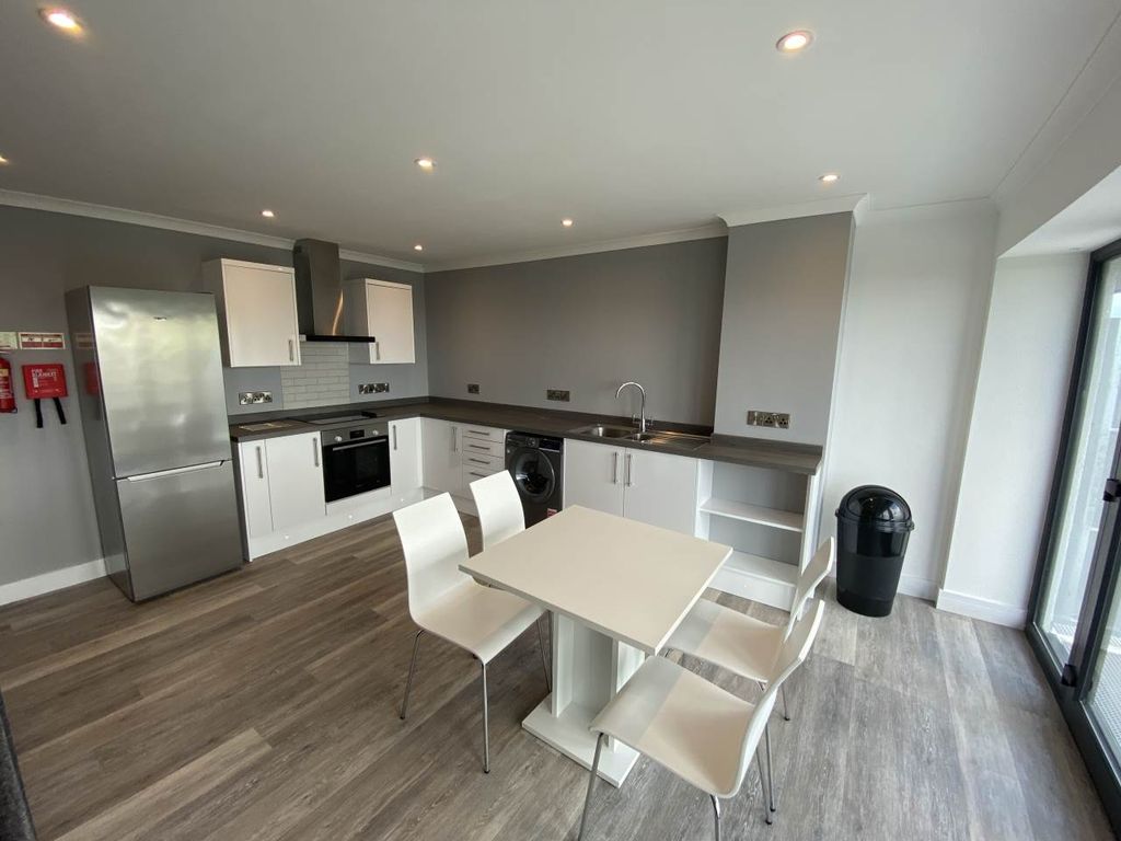 Property photo 2 of 8 Dining