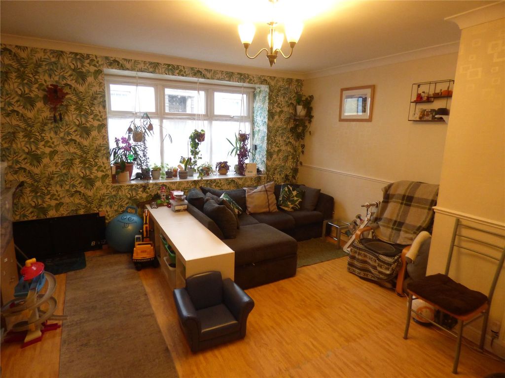 Property photo 3 of 12 Picture No. 14