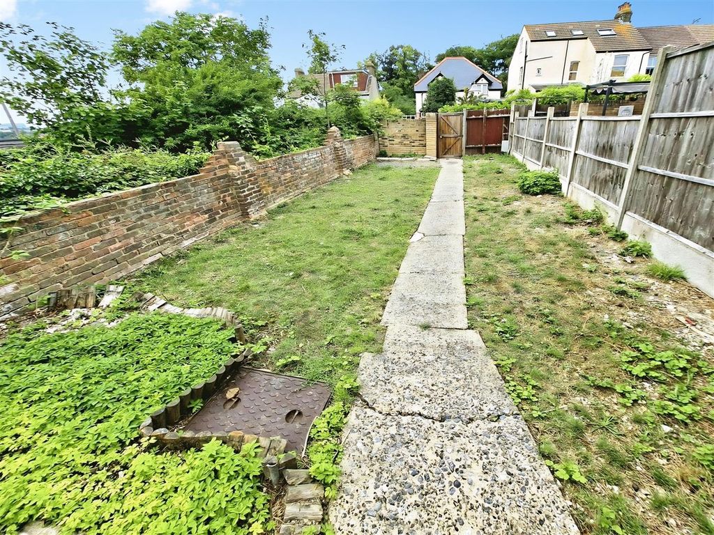 Property photo 2 of 19 Garden