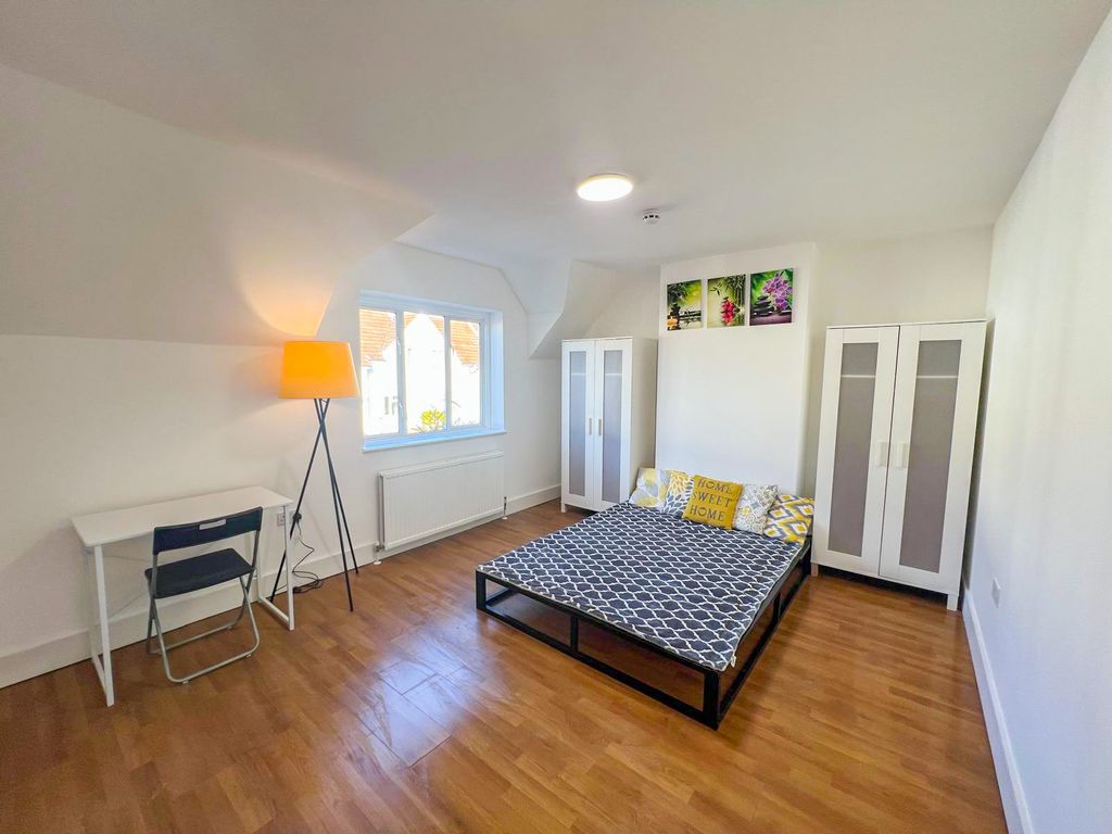 Property photo 1 of 4
