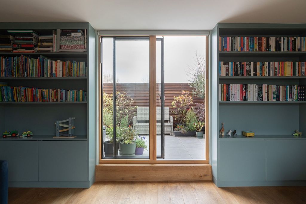 Property photo 2 of 22 Columbia Road, E2