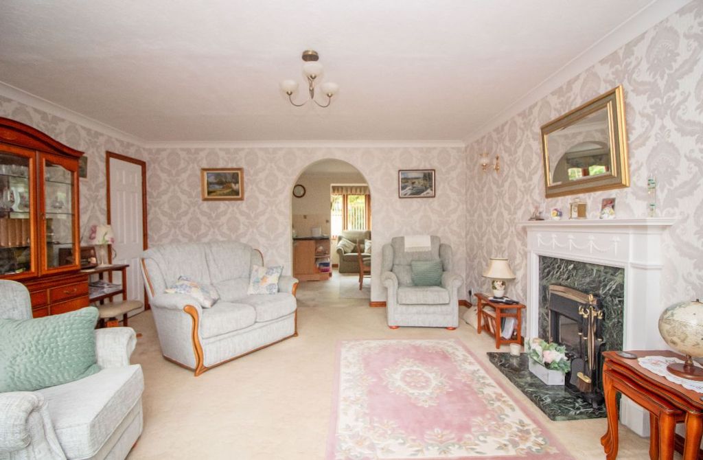 Property photo 2 of 26