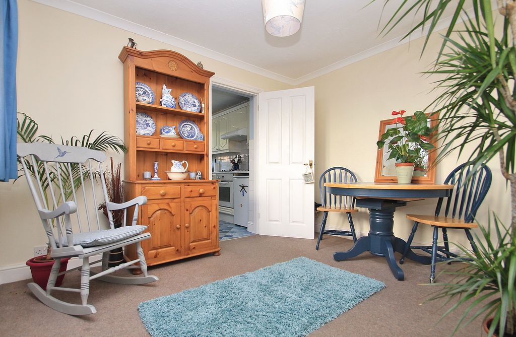 Property photo 3 of 11 Dining Room