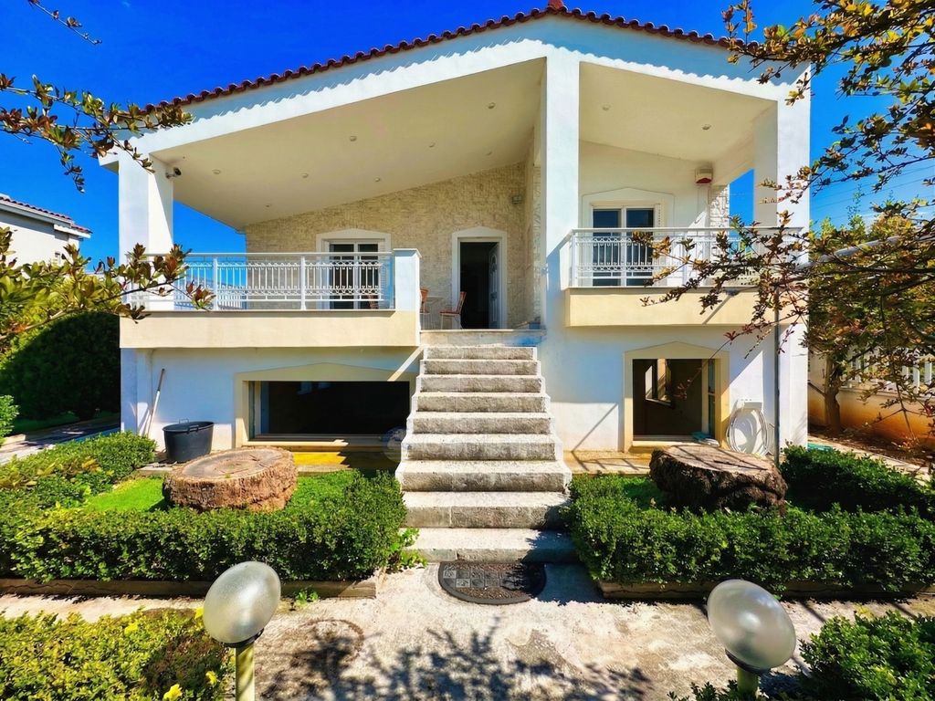 Property photo 2 of 25