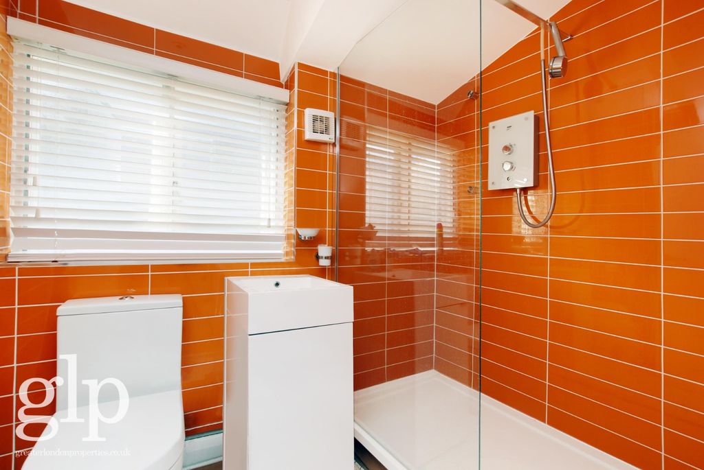 Property photo 3 of 6 987205