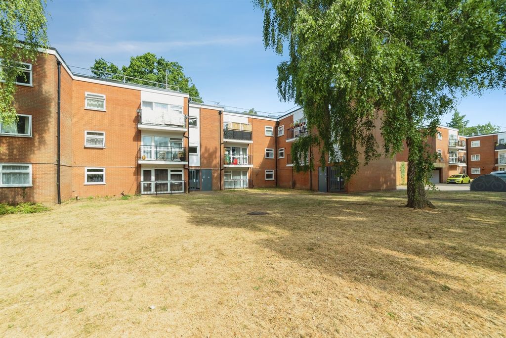 Property photo 1 of 12
