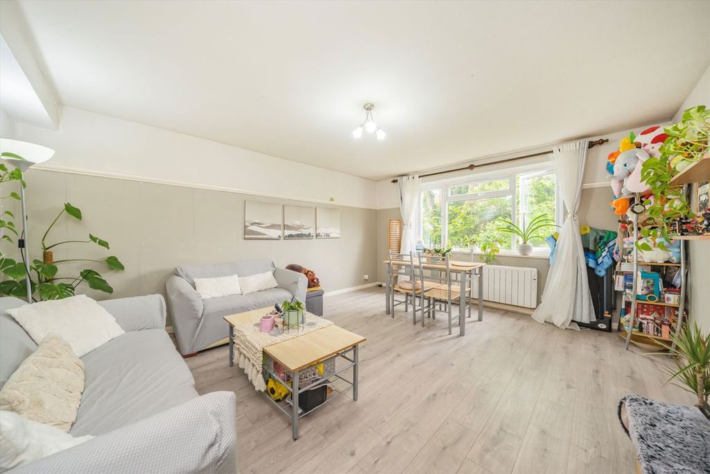 Property photo 2 of 5