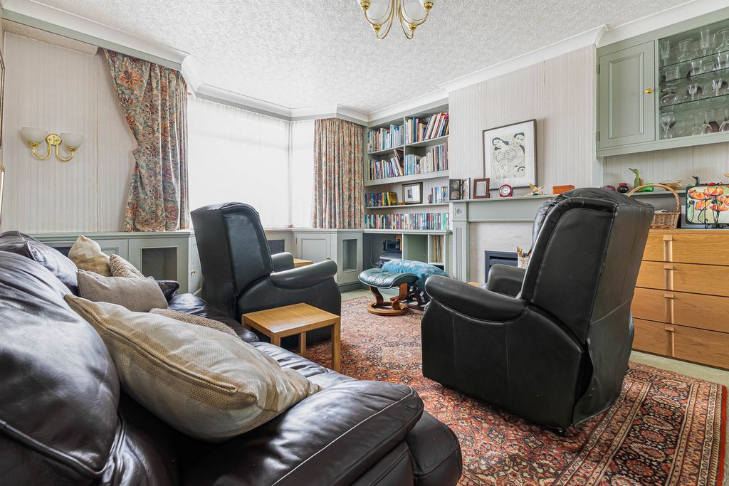 Property photo 2 of 19