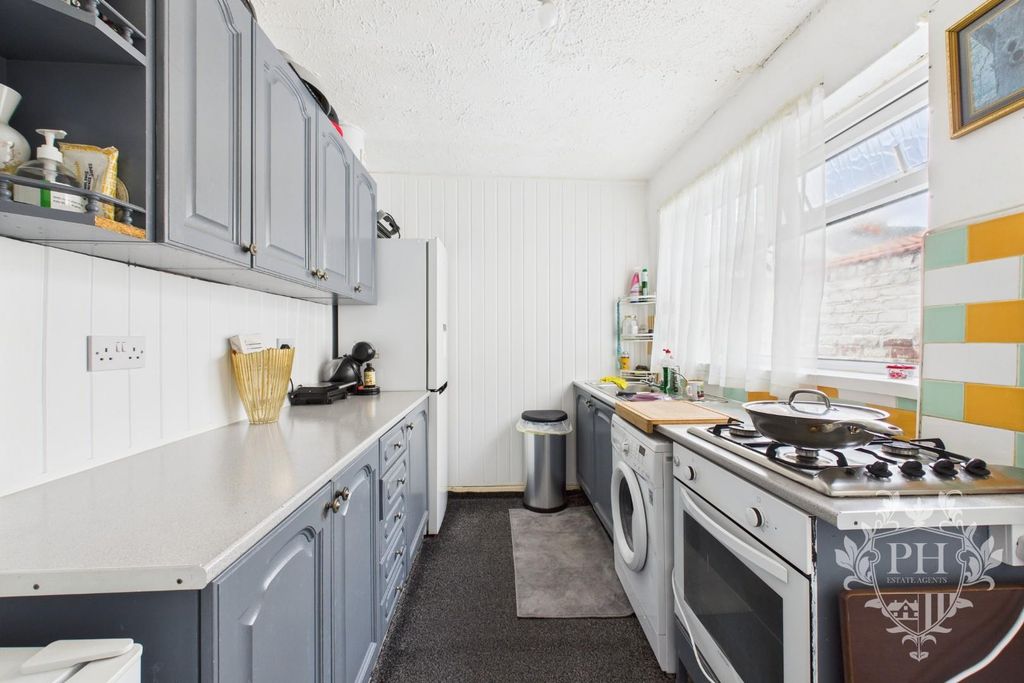 Property photo 2 of 8 Cam02002G0-Pr0162-Still006.Jpg