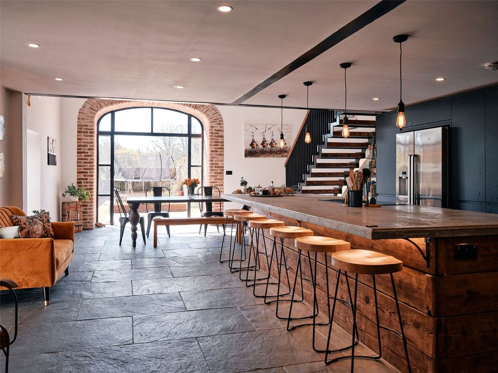 Property photo 3 of 21 Kitchen/Dining