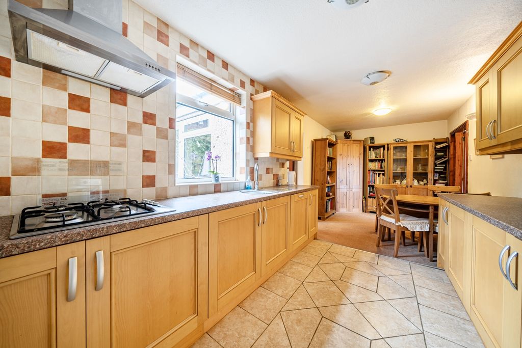 Property photo 3 of 13 1364776-22-68ee2E0631d71