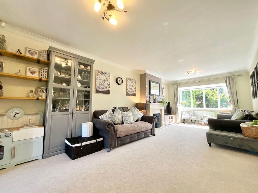 Property photo 2 of 23