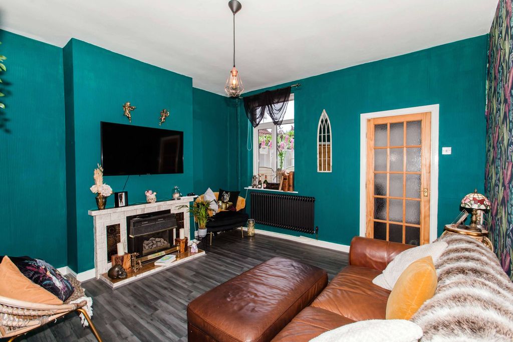 Property photo 2 of 24