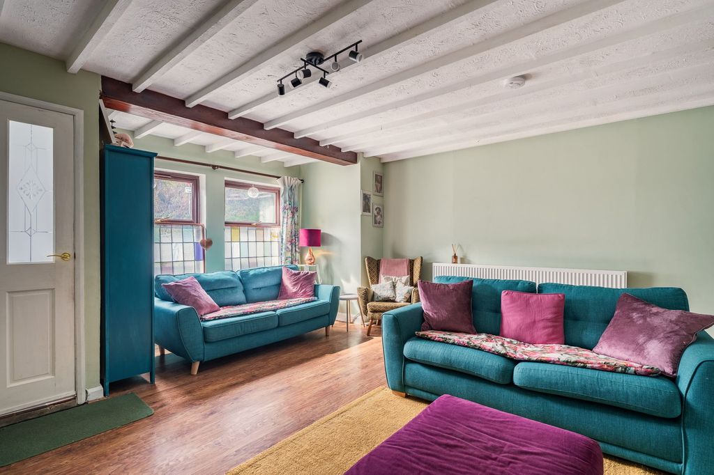 Property photo 3 of 12