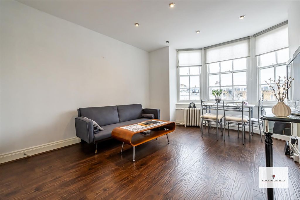 Property photo 1 of 11 Queen's Court 130-001 Hr - Hpa.Jpg