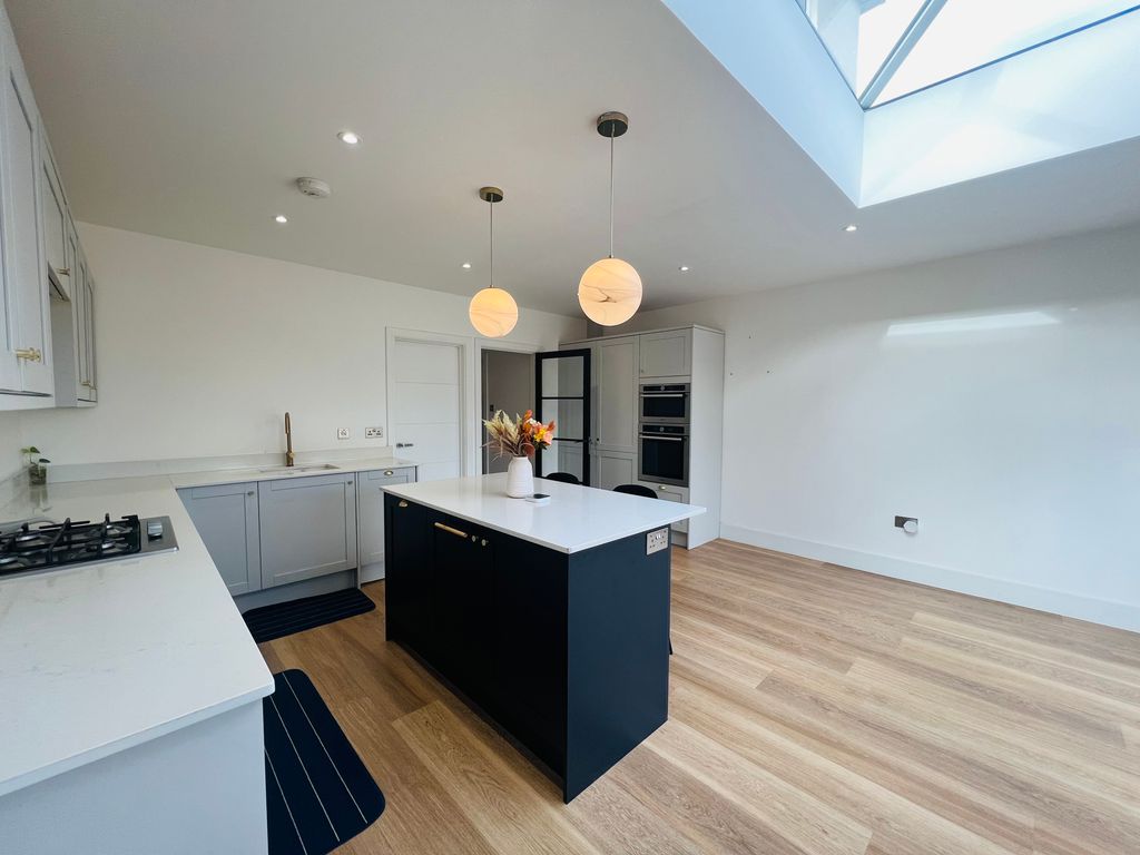 Property photo 3 of 13 Kitchen