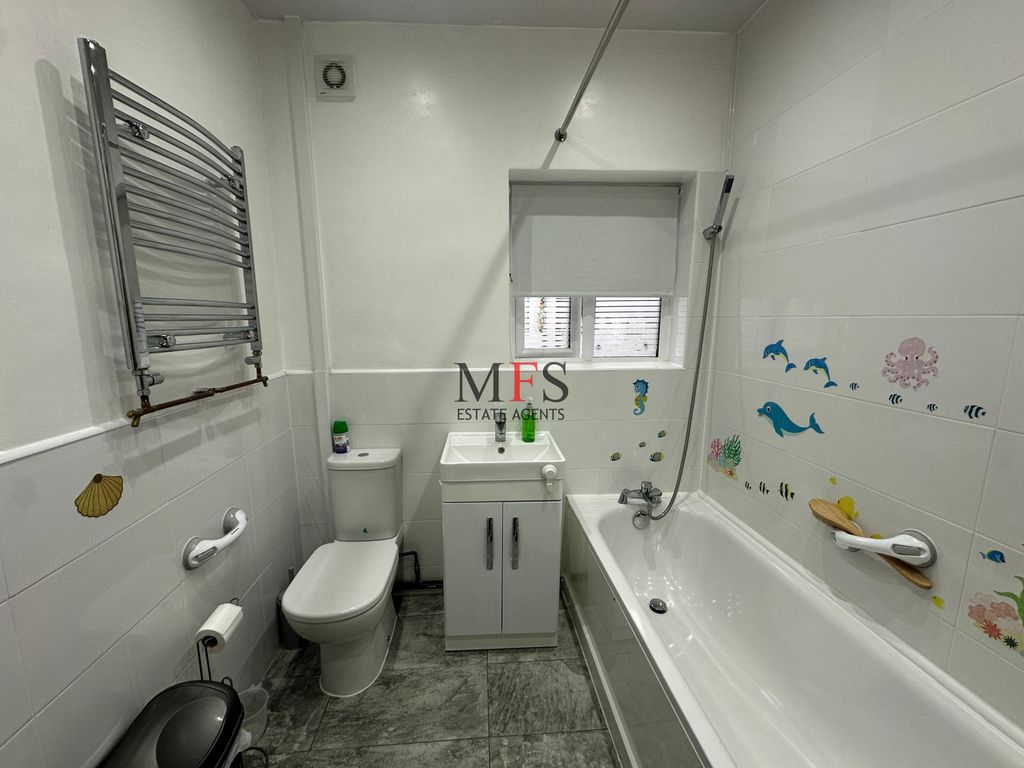 Property photo 3 of 9 Photo 2