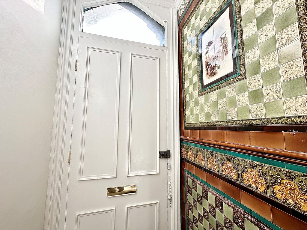 Property photo 3 of 25