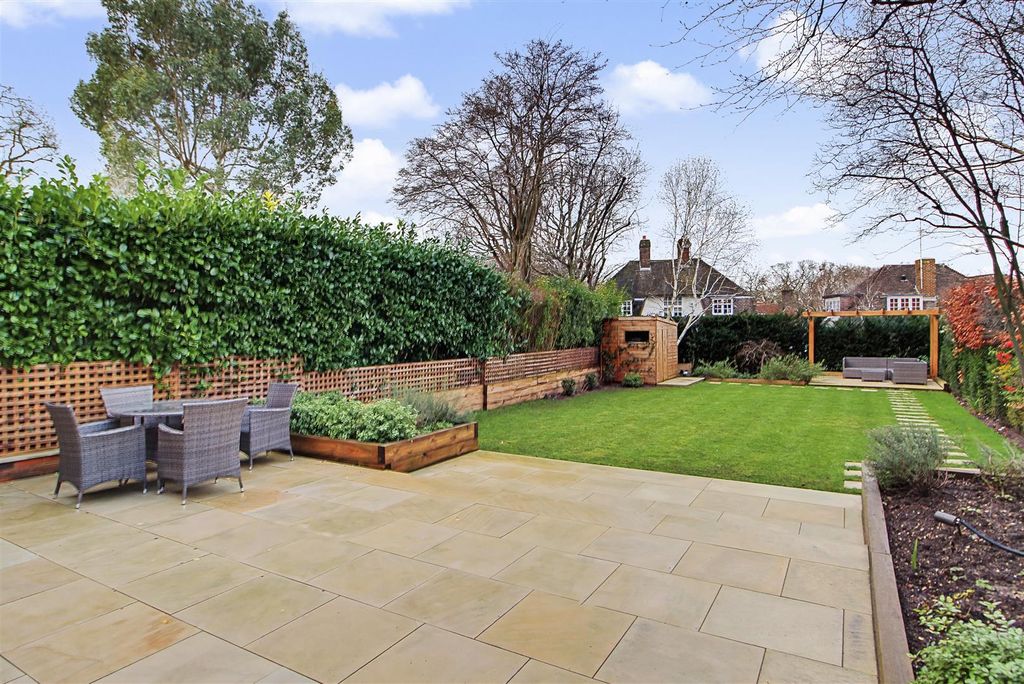 Property photo 2 of 18