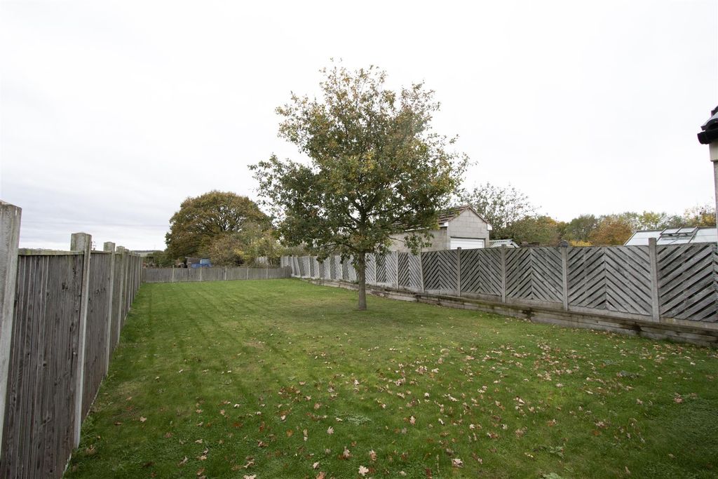 Property photo 3 of 18 Rear Garden 1