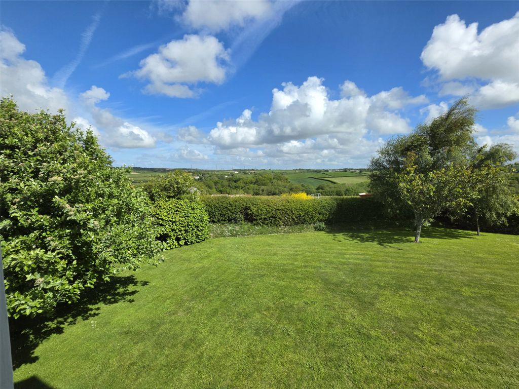 Property photo 3 of 15 Picture No. 18