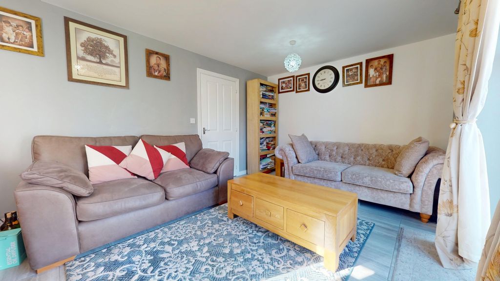 Property photo 3 of 24 4509905