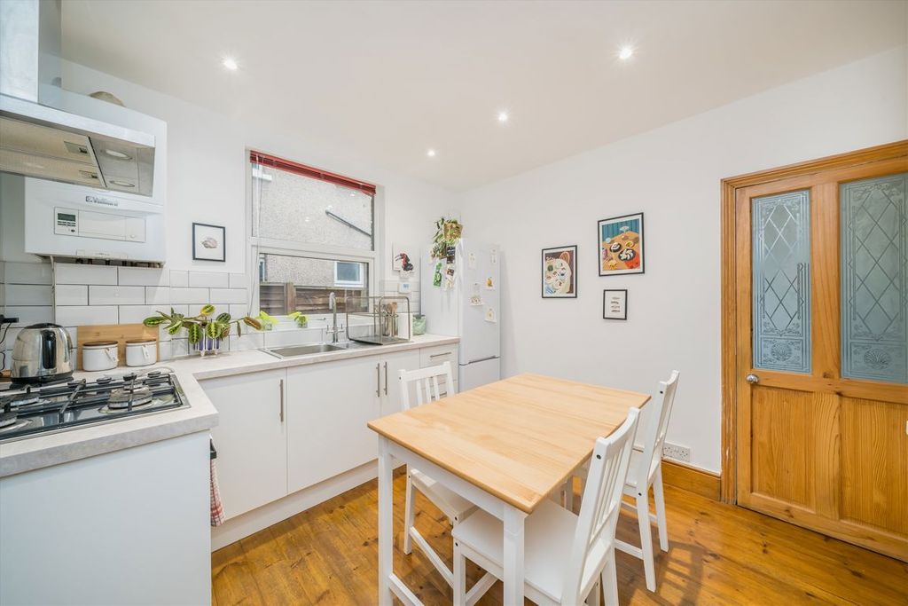 Property photo 3 of 5