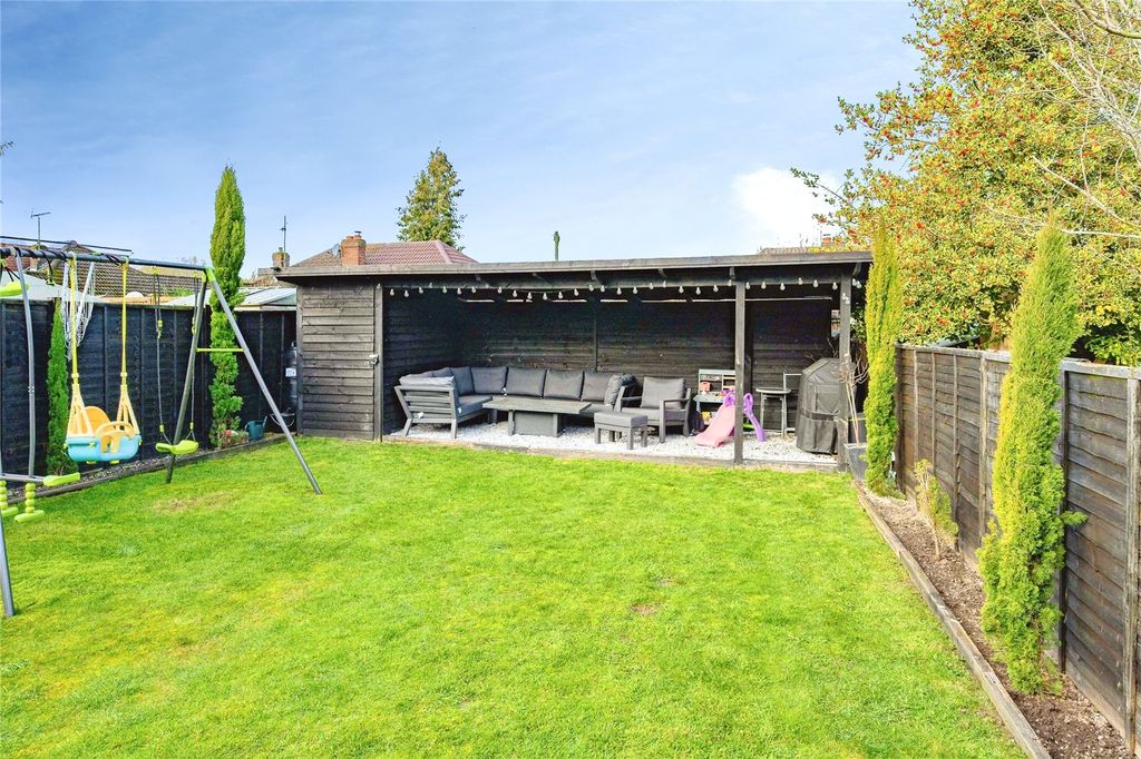 Property photo 2 of 16 Garden