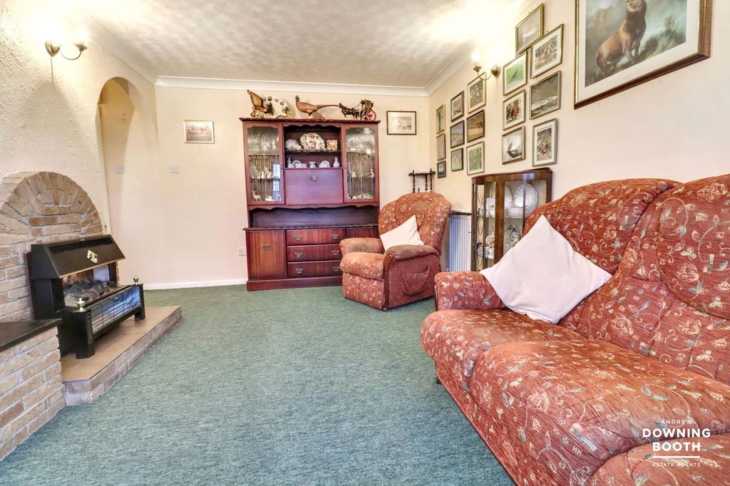 Property photo 3 of 28