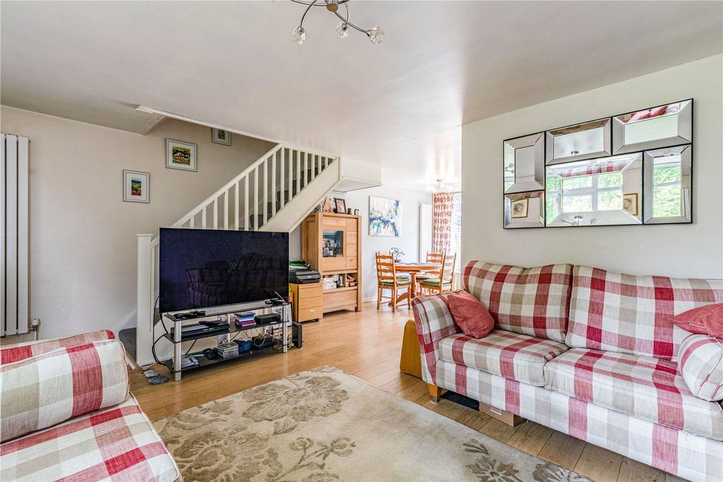 Property photo 3 of 21 Sitting Room